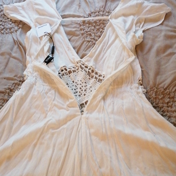 White romper - Picture 3 of 3